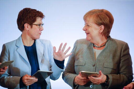 Merkel Says Climate Change, Digitalization Top Challenges