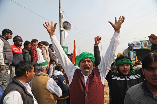Indian Farmers Begin Hunger Strike amid Fury against Modi