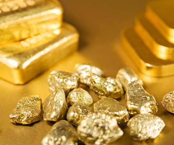 Gold Sets Fresh Record High to Cap Best Month in 8 Years