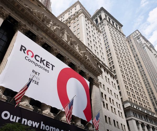 Wall St Rises as Traders Bet on Mideast De-escalation