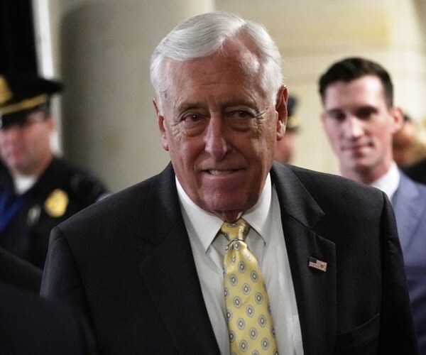 steny hoyer leaves a meeting of house democrats