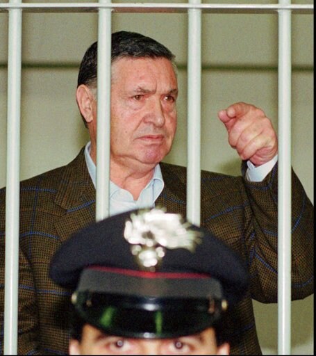Italian Minister OKs Family Visits for Ailing Top Mafia Boss