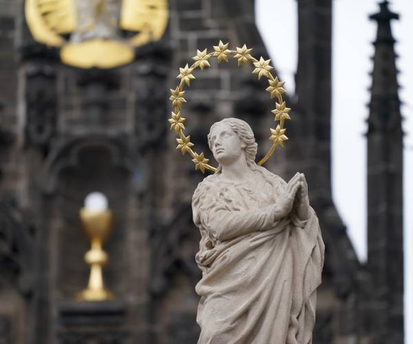 Prague: Ivan Down, Mary Up