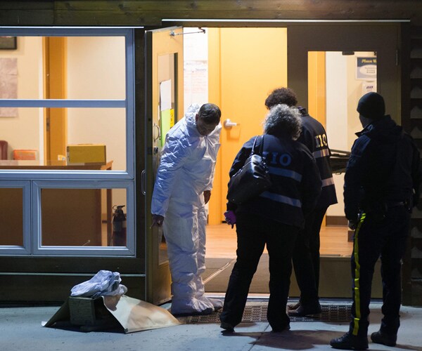 10 Hurt: Hammer Attack Leaves Suspect Dead, Victims in Critical Condition