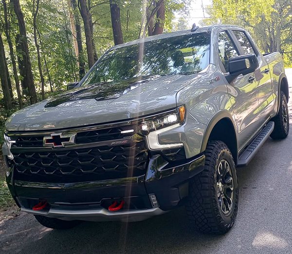 Chevrolet Silverado 1500 ZR2: Off-Road Prowess, Styling & Comfort