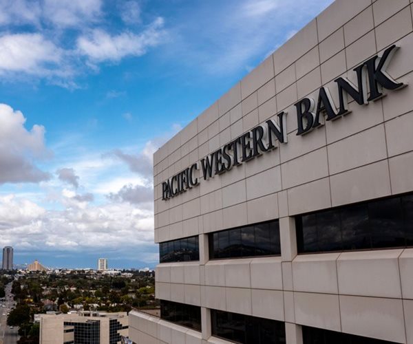 PacWest Shares Plunge 23% on Deposit Reports