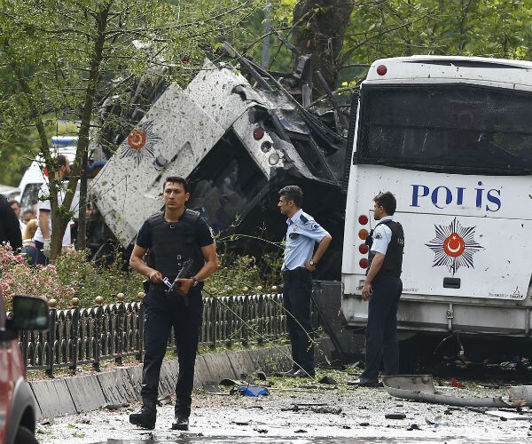 Car Bomb Targeting Police Kills 11, Wounds 36 in Istanbul