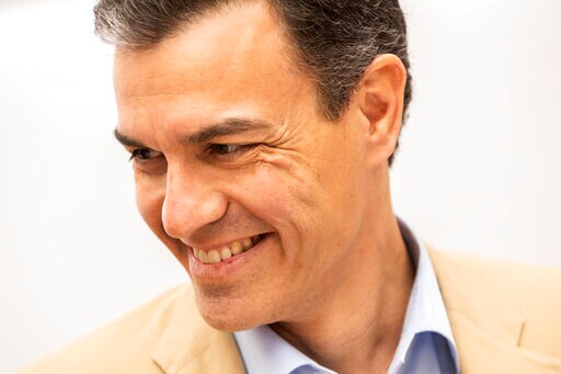 Spain's Caretaker Prime Minister Starts Talks to Form Govt