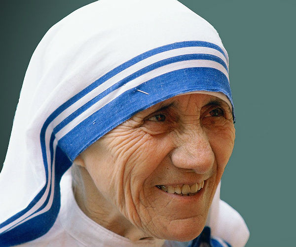 Mother Teresa's Sari Officially Becomes Trademarked 