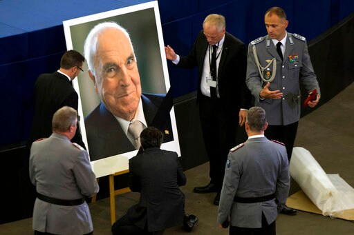 World Leaders Bid Farewell to Late German Chancellor Kohl