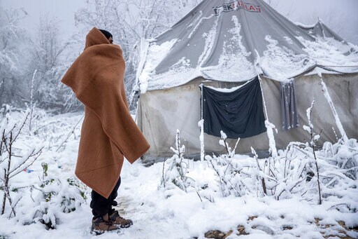 European Official Urges Closure of Bosnian Migrant Camp