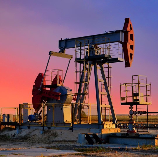 Oil in Longest Run of Declines Since 2019 After Fed Taper Signal