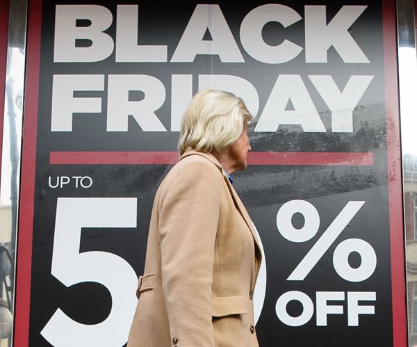 Black Friday Crowds Thin in Subdued Holiday Shopping Start