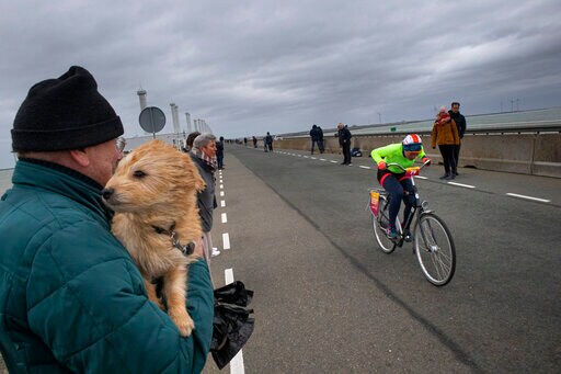 Riders in the Storm: Dutch Cyclists Brave Storm Ciara
