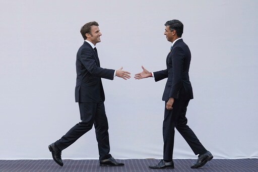 UK, France Mend Ties, Leaders Agree to Tackle Channel Boats