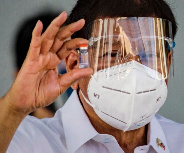 Philippine President Duterte Threatens Arrest of Unvaccinated