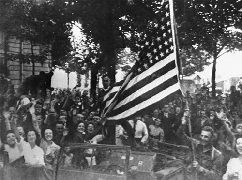 US Troops Liberate Paris During WWII