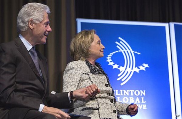 Clintons Steering Clear of New York Mayoral Primary