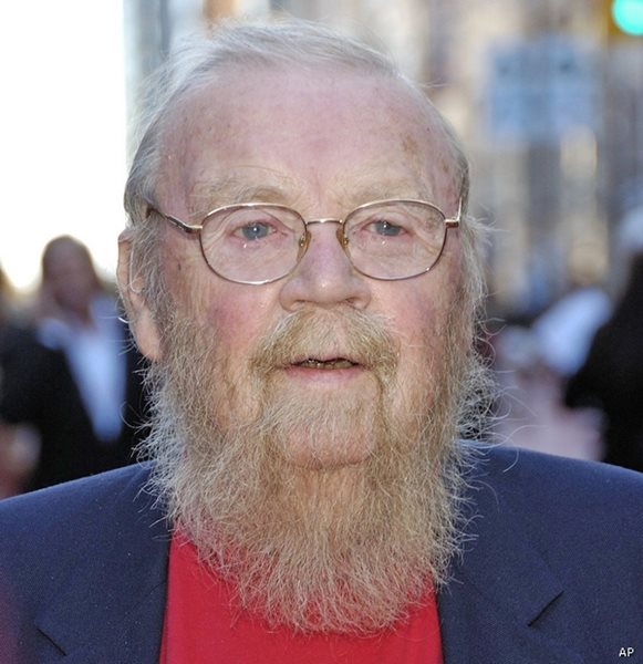 Farley Mowat Dead: Canadian Author of 'Never Cry Wolf' Was 92