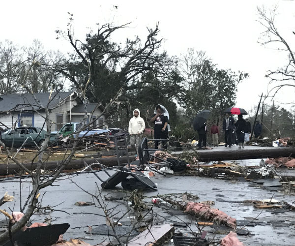 Tornado Rips Through Parts of Mississippi, Killing 4