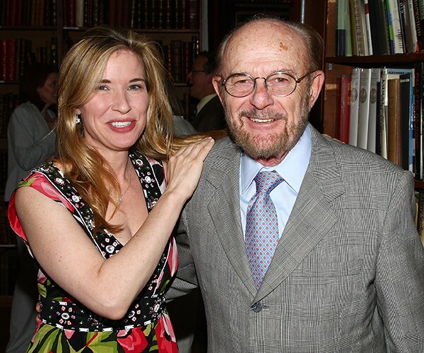 Fred Bass, Strand Bookstore Owner, Dies at 89