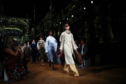 McCartney Presents Eco-manifesto at Paris Fashion Week Show