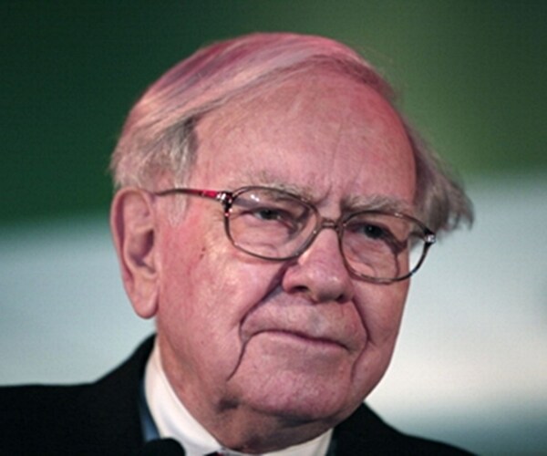 Buffett's Berkshire Cuts Delta, Southwest Stakes With Airlines in Freefall