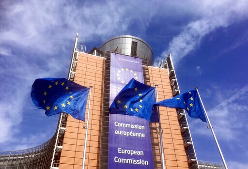 Backstage at Brexit Summit: Huddles, Deals, Delicate Dance