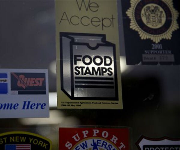 Report: Process of Approving Food Stamps Costs US $1B a Year