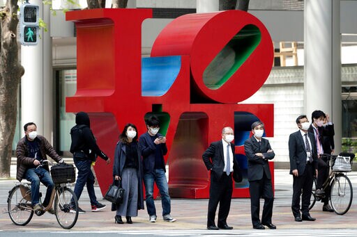 Many Japanese Defy Appeals to Stay Home to Curb Virus