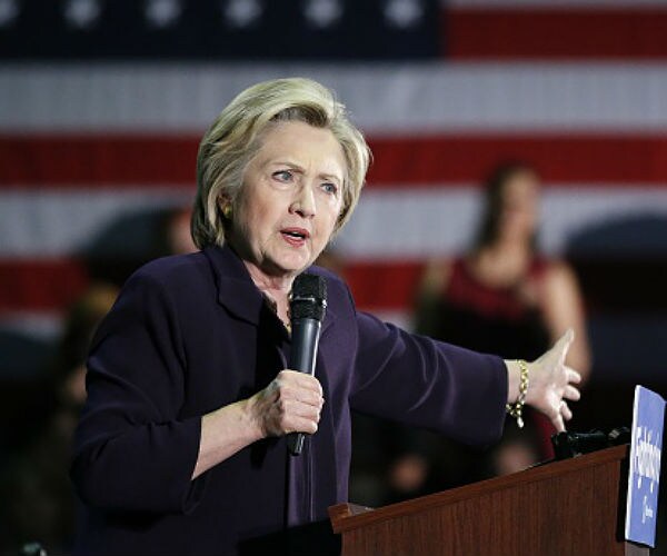 Doyle McManus: 'Crooked Hillary' Label May Stick