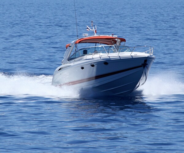 Leg Chopped Off After Man Falls From Boat, Is Hit by Propellers