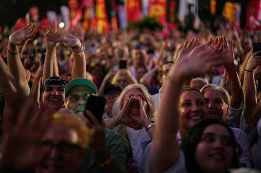 Turkey Detains 120 Opposition Officials Including Former Mayor