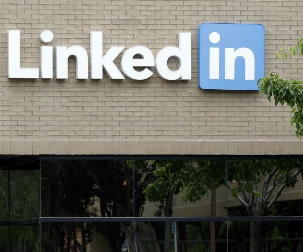 Russian Regulator Moves to Block LinkedIn After Court Ruling