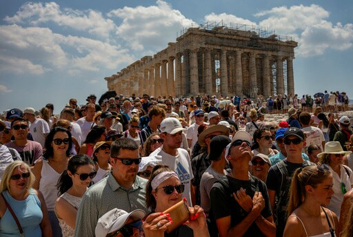 Tourists Are Packing European Hotspots. And Americans Don't Mind the Higher Prices and Crowds