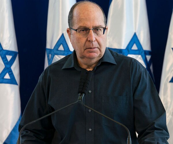 Moshe Ya'alon Says He'll Challenge Netanyahu in Next Election