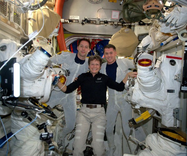 Veteran NASA Spacewoman Getting 3 Extra Months in Orbit