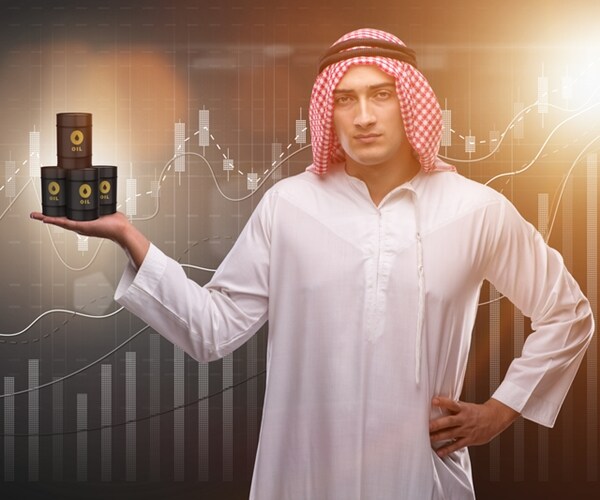 Oil Investors Learn 'Don't Fight the Saudis' as Rally Bets Climb