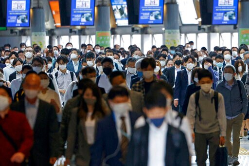 Japan Set to Extend Virus Emergency in Tokyo through May 31