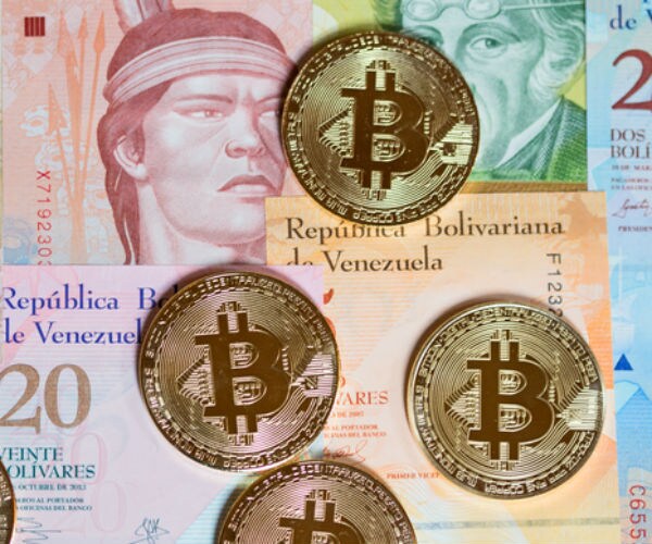 Trump Prohibits US Purchases of Venezuelan Cryptocurrency