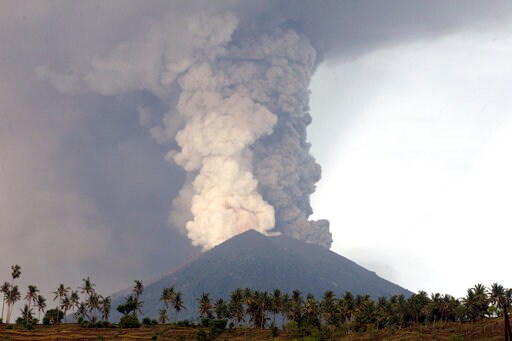 Indonesia Volcano Forces Mass Evacuation, Shuts Bali Airport
