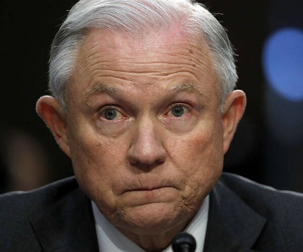 Trump to Have Lunch With Sessions Following Mueller Indictments