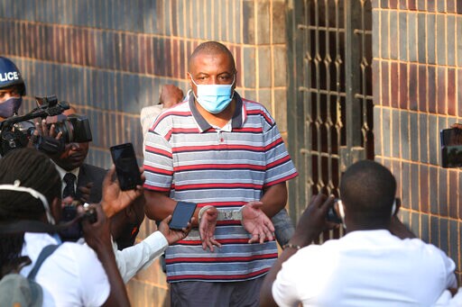 Fracas as Protesting Zimbabwean Journalist Appears in Court