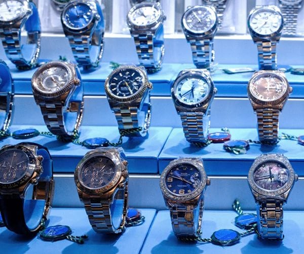 US Consumer Confidence Climbs to Six-Month High