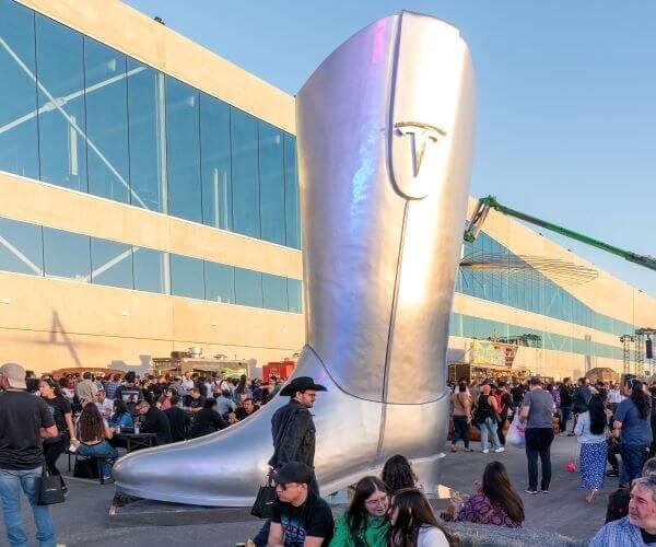 Tesla Plans $776M Expansion of Texas Gigafactory