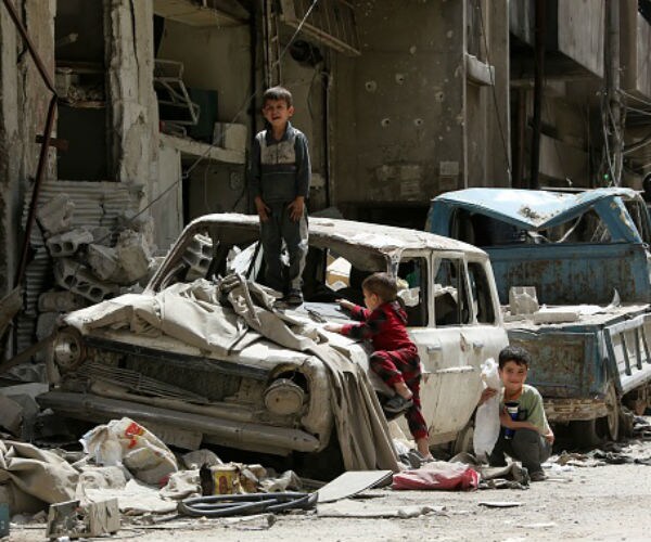 Chemical Weapons Inspectors Visit Syria's Douma for 2nd Time