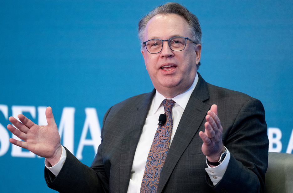 Fed's Williams Backs More Rate Cuts Due to Labor Slowdown Risk