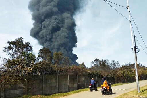 Hundreds Evacuated from Fire at Indonesian Oil Refinery