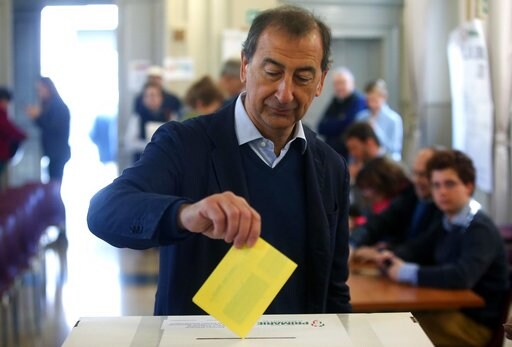 Italian Democrats Picking Party Chief; Renzi Expected to Win
