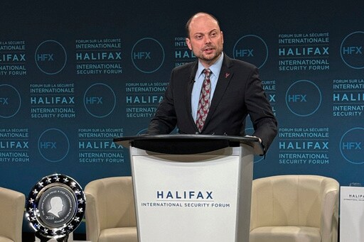 Russian Opposition Figure Says Fears of His Mother's Poisoning in Berlin Proved False